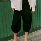 ROMAIN CAPRIS IN BLACK