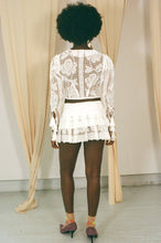 Load image into Gallery viewer, layered white cotton crochet lace pleated mini skirt