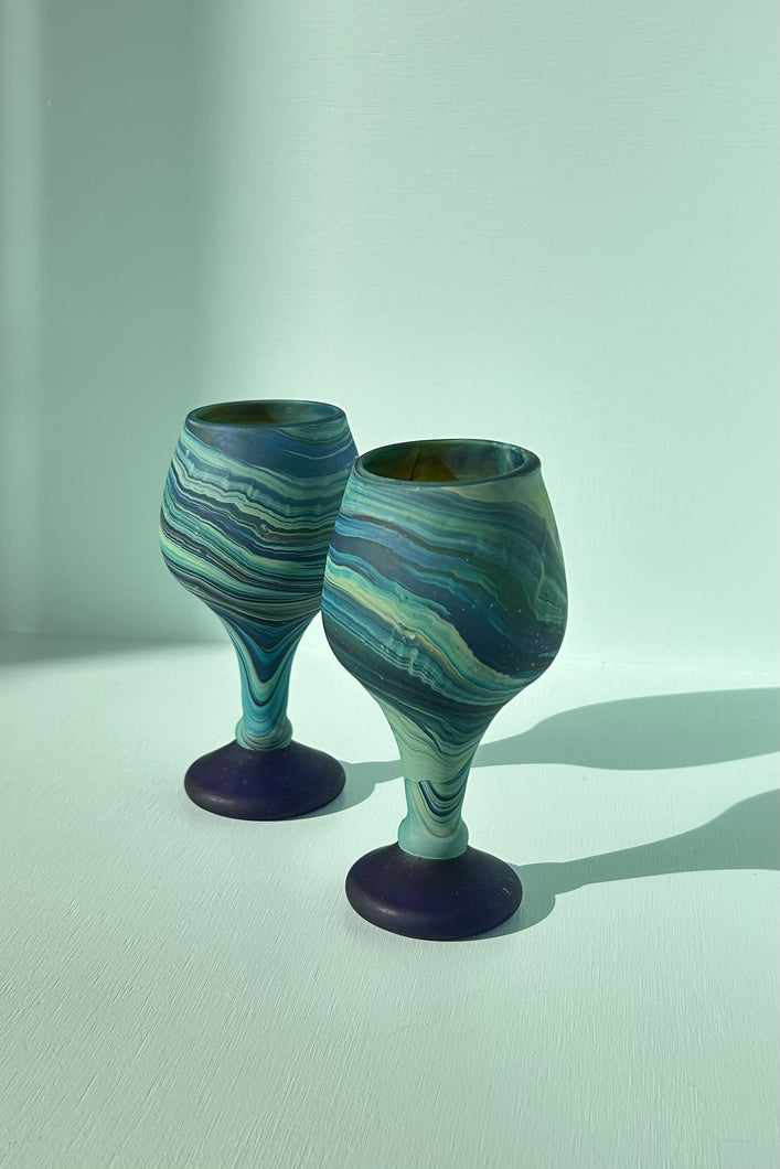 ROUND GOBLET IN BLUE GLASS 2