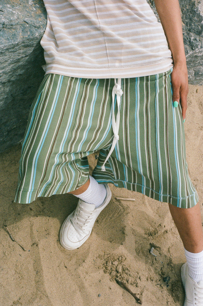jersey pique green striped pleated basketball shorts