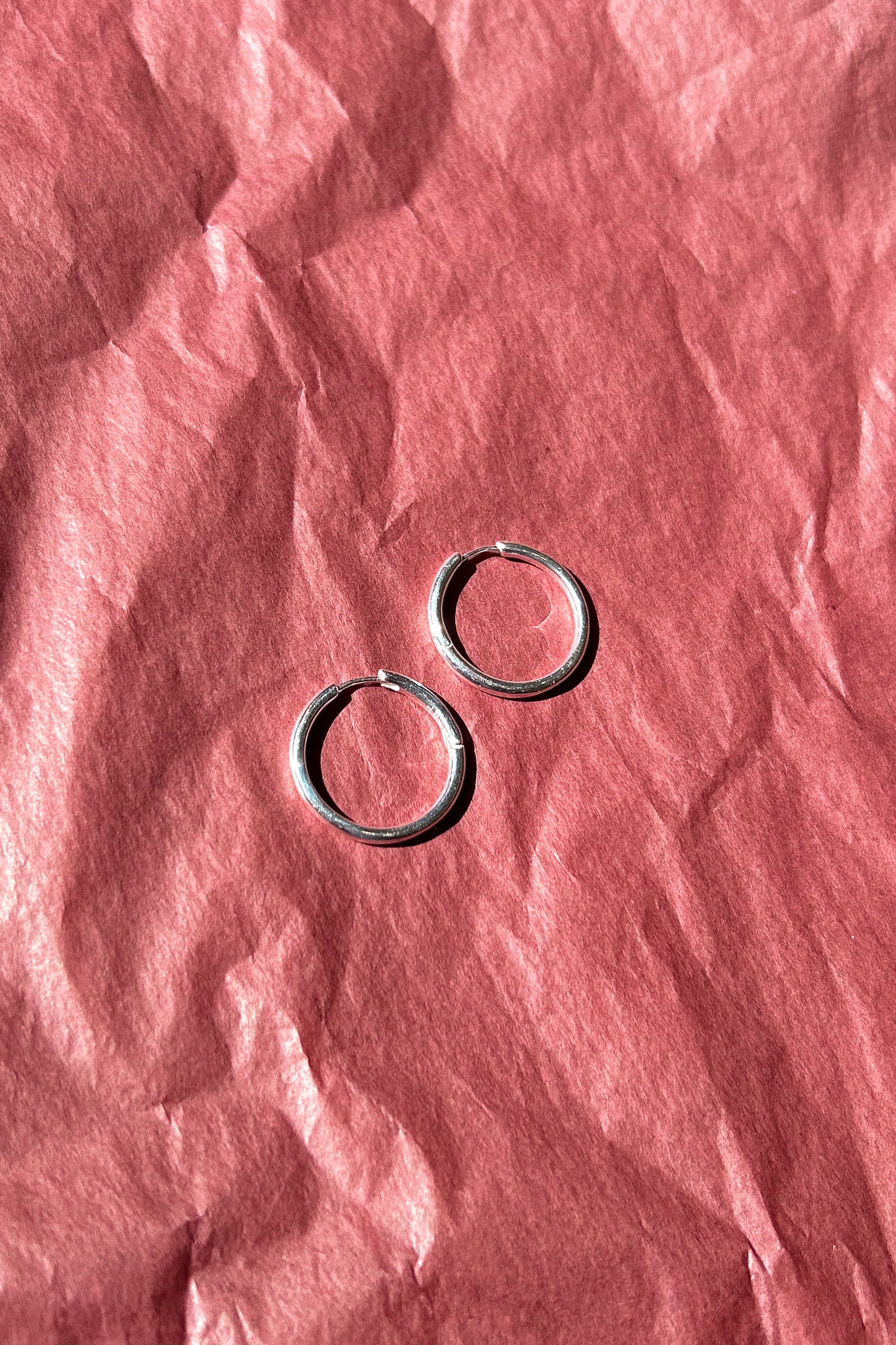 sterling silver thin round hoop earrings