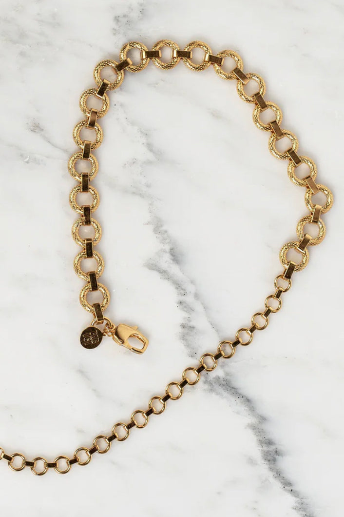 TEXTURED RING CHAIN IN GOLD