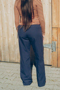 navy low waist cotton poplin straight leg pant