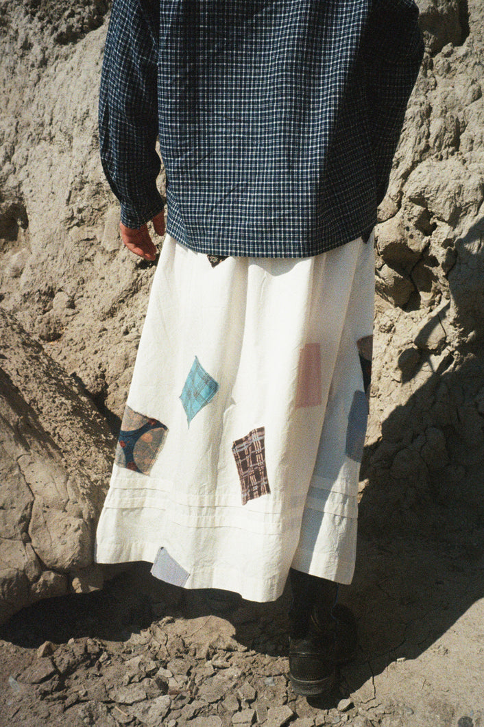TODASH SKIRT IN ECRU SCATTER PATCH
