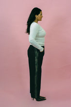 Load image into Gallery viewer, TONY JEANS IN OUTLIER DISCHARGE