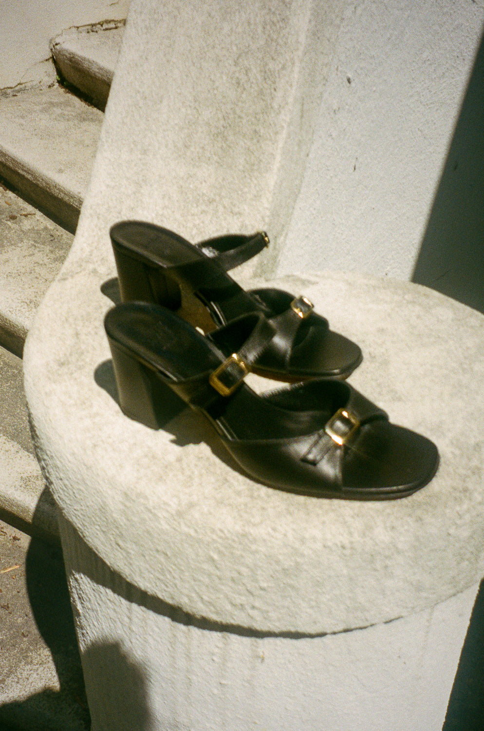 UNA SANDAL IN BLACK