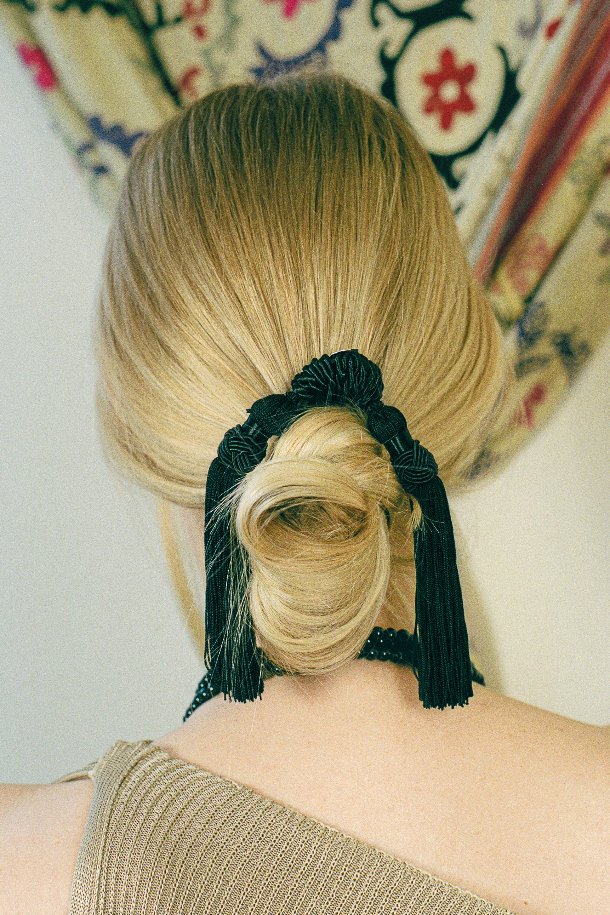 cellulose acetate tortoise shell comb with silk tassel