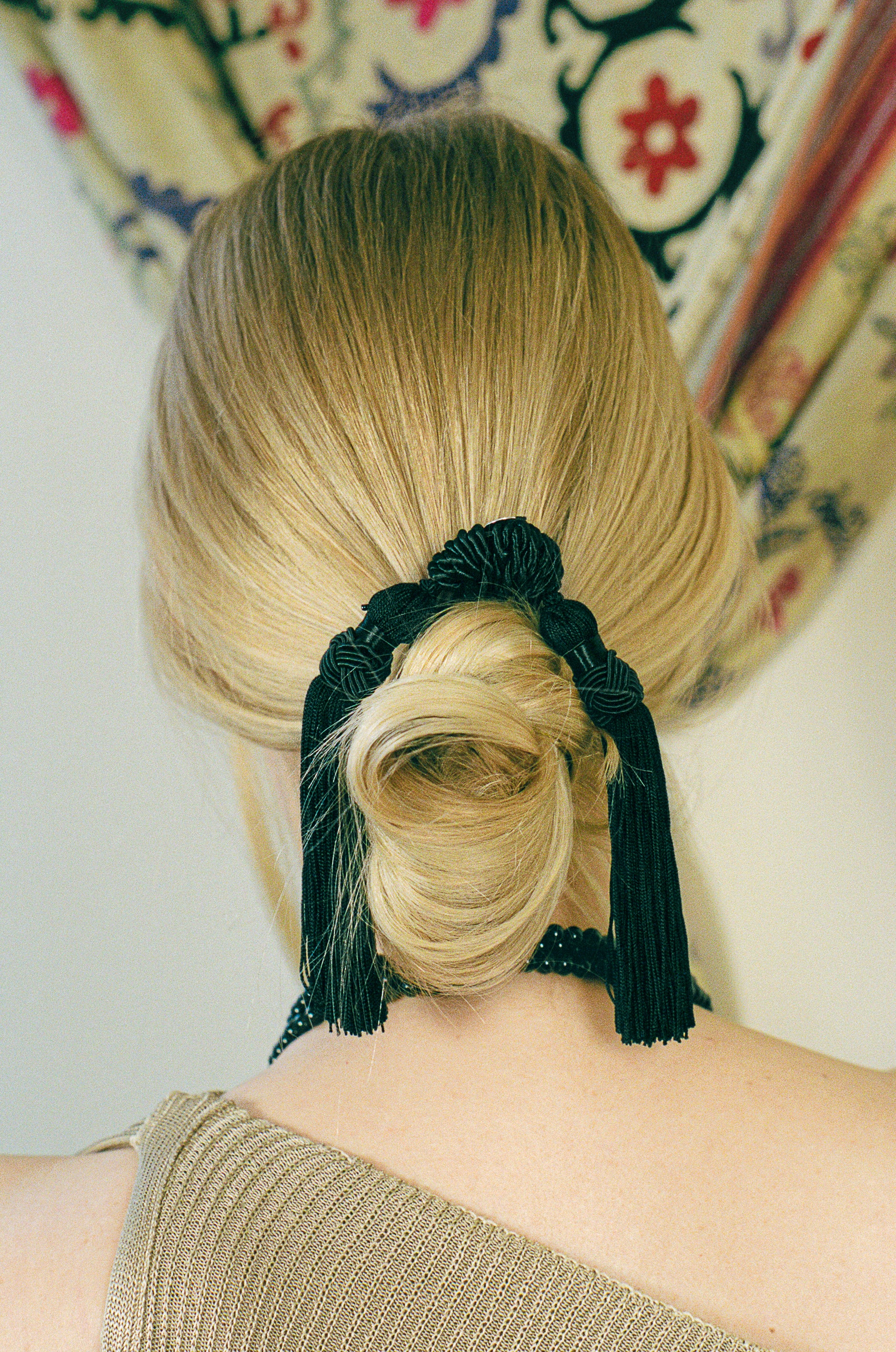 cellulose acetate tortoise shell comb with silk tassel