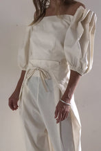 Load image into Gallery viewer, PROCESSION BLOUSE IN MUSLIN - 100% SILK