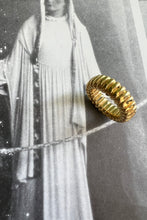 Load image into Gallery viewer, CAMILLA RING IN BRASS