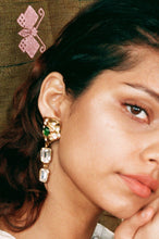 Load image into Gallery viewer, OYSTER EARRINGS IN GREEN - MONDO MONDO