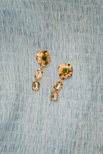 Load image into Gallery viewer, OYSTER EARRINGS IN GREEN - MONDO MONDO