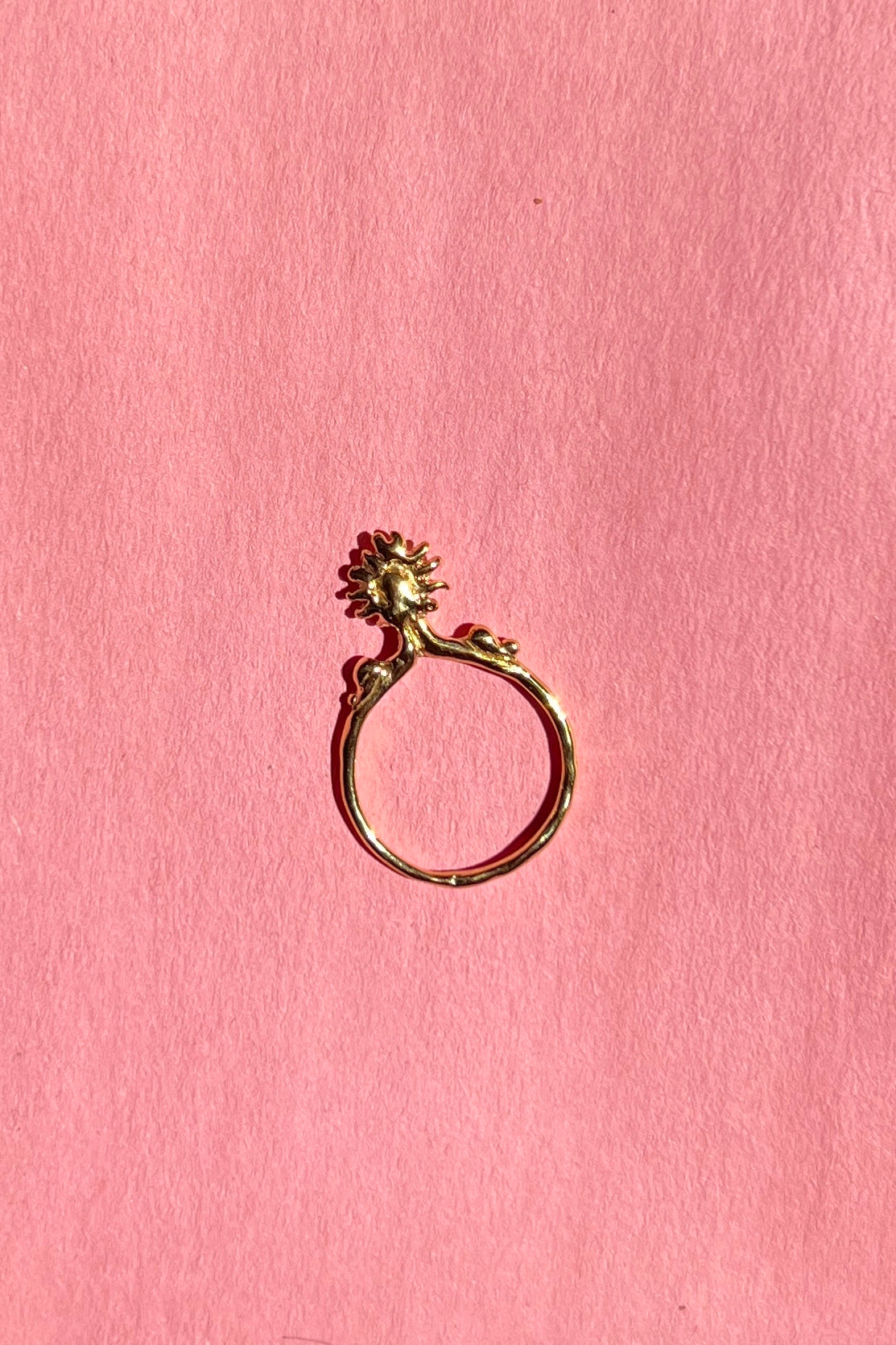 18k gold plated bronze ring with sunflower detail