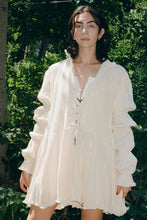 Load image into Gallery viewer, ROMEO COAT IN WHITE SAND - 100% SILK